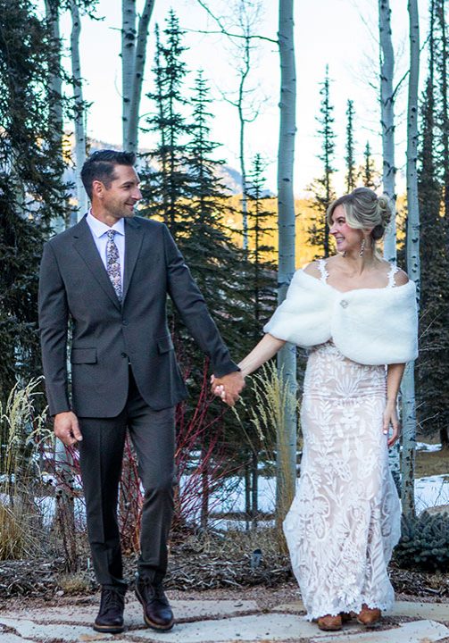 Magical November wedding. Photo: Southwest / Durango Photography. Flowers by Trendy Stems
