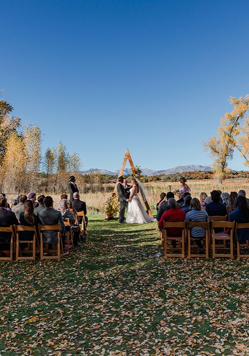 Fall wedding at Ridgewood, Durango CO Photo: Ginger Moose Photography